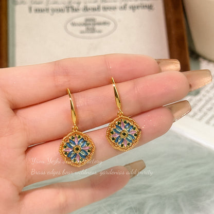 c915e06bfcef4d34f7e7f73323959938